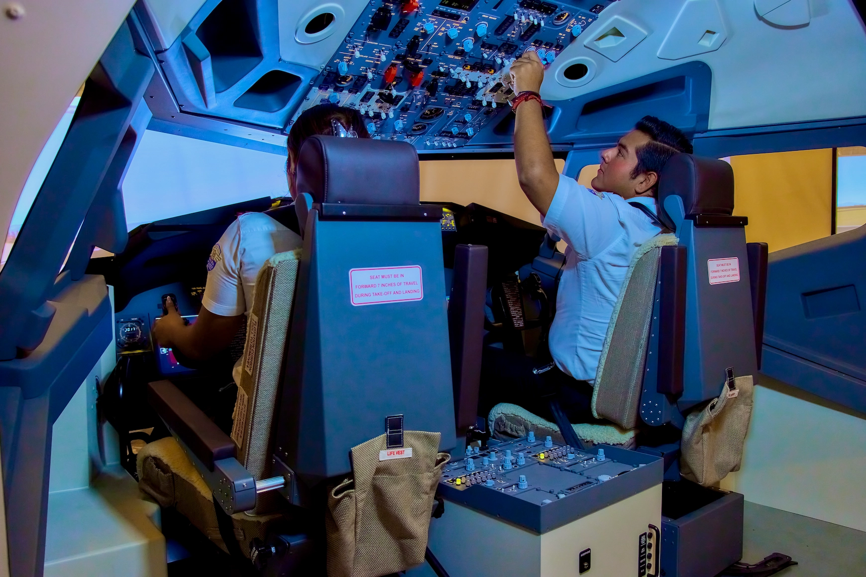 Licenciatura en Piloto Comercial de Ala Fija o Rotativa y Protección Civil